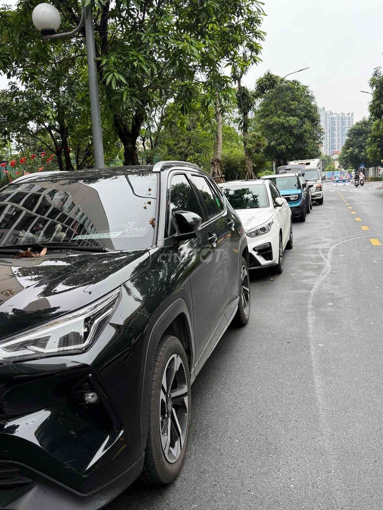 Toyota Corolla Cross 2024 кроссовер черный импортный
