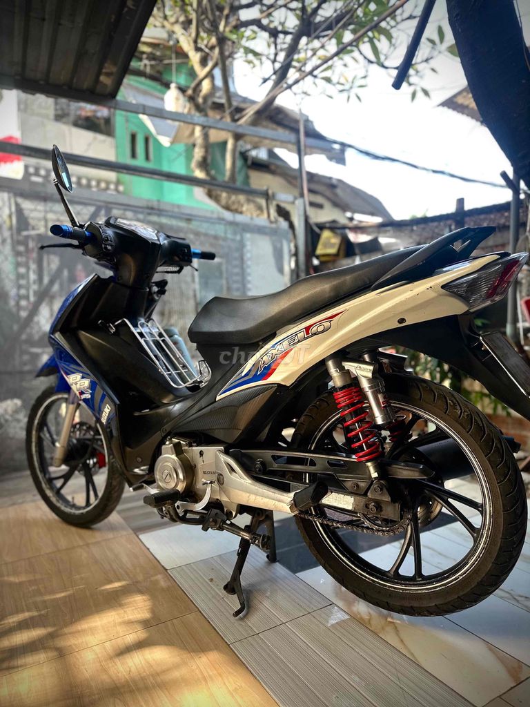Suzuki Axelo 2017 Côn tay Xanh Trắng. Mua bán Xe máy tại Huyện Hóc Môn Tp Hồ Chí Minh được đăng bởi Huỳnh Công Thành hình 2