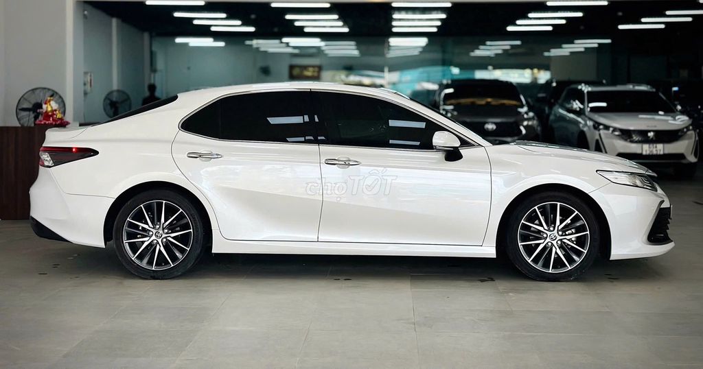 Toyota Camry 2.5Q 2023 - 50000 km. Mua bán Ô tô tại Quận Gò Vấp Tp Hồ Chí Minh được đăng bởi Kim Ngân Xe Lướt hình 2