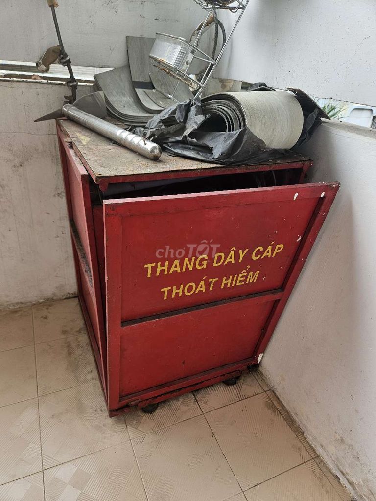 Thùng thang dây cáp thoát hiểm