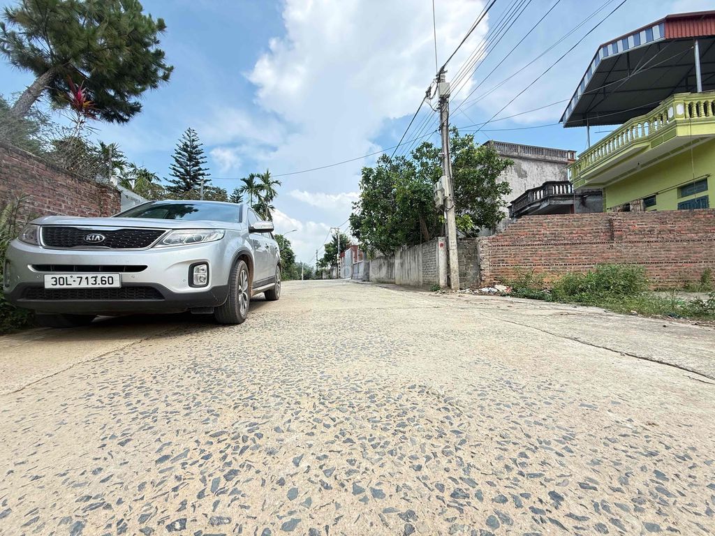 CẮT LỖ ĐẤT LÀM XƯỞNG XE CONT CHẠY 1050M SẴN SỔ ĐỒNG CHẰM ĐÔNG XUÂN HL. Mua bán đất tại Huyện Quốc Oai Hà Nội được đăng bởi Nhung hình 1