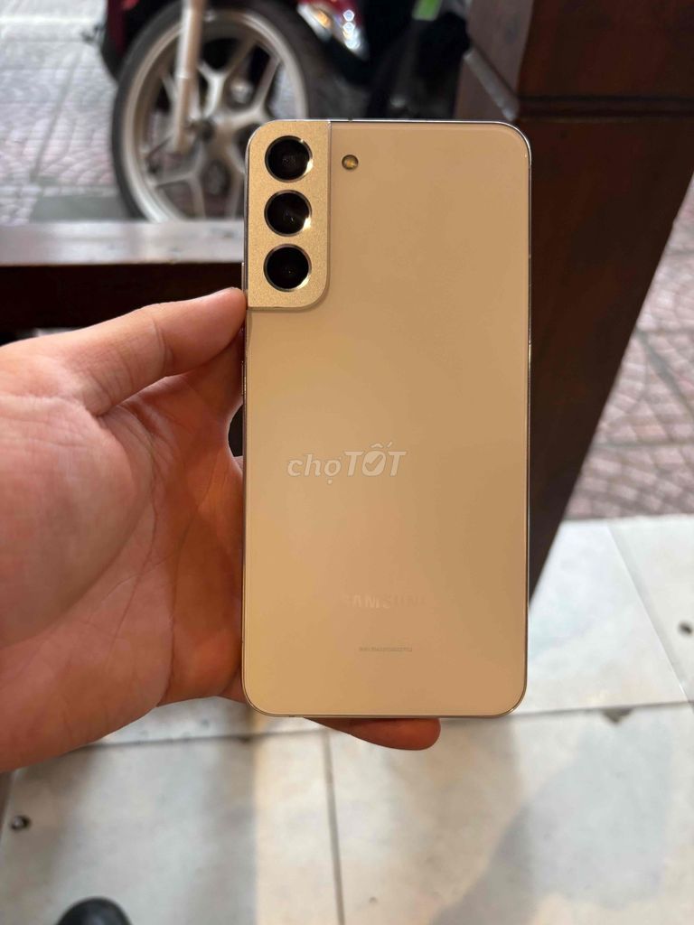 Samsung S22 Plus 128GB Trắng Đã sử dụng. Mua bán Điện thoại tại Quận Long Biên Hà Nội được đăng bởi Nam Hoàng hình 1