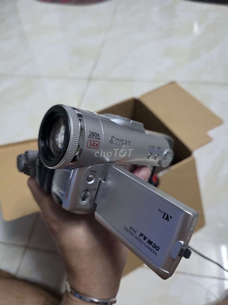 Máy quay phim Canon FV M30 Bạc Đã sử dụng. Mua bán Máy ảnh, Máy quay tại Quận Gò Vấp Tp Hồ Chí Minh được đăng bởi Hoàng hình 1