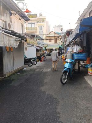 VỀ QUÊ LO MẸ GIÀ CẦN RA GẤP NHÀ Q4. Mua bán nhà ở tại Quận 4 Tp Hồ Chí Minh được đăng bởi Quýcascader nhaphodep