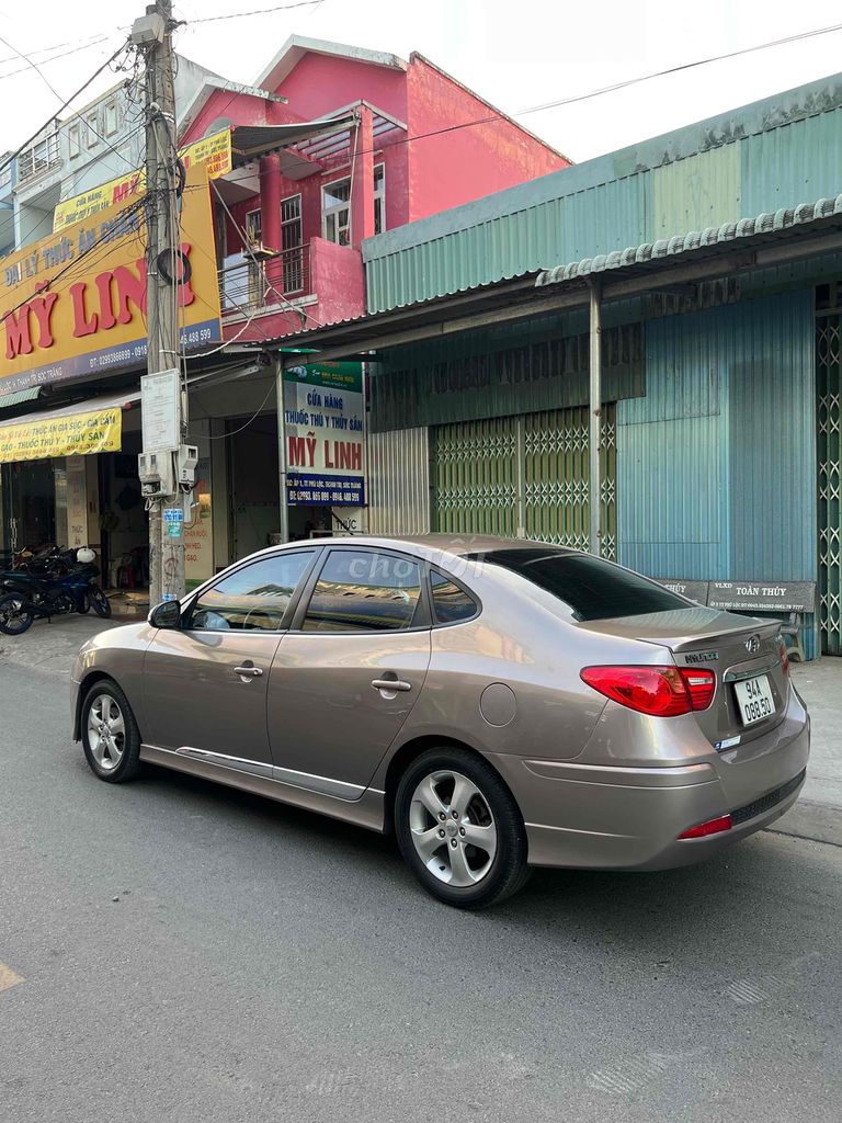 Hyundai Avante 2013 1.6 AT - 120000 km