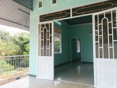 Cho thuê nhà vườn ngay trung tâm Tp Pleiku, gần mọi tiện ích.. Cho thuê nhà ở tại Thành phố Pleiku Gia Lai được đăng bởi Nguyễn Thị Vân