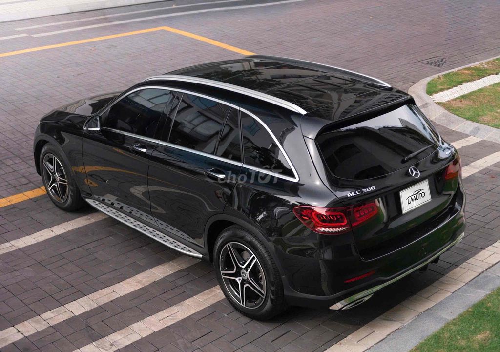 Mercedes Benz GLC300 4matic 2021 Đen // Kem. Mua bán Ô tô tại Quận 7 Tp Hồ Chí Minh được đăng bởi Nguyễn Lê Trung hình 6
