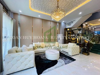Аренда · 4 комн. · 125 м² · Quận Cẩm Lệ, ул. Hòa Xuân