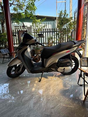 Honda SH 125 Lên áo Ý màu Bạc. Mua bán Xe máy tại Thành phố Bảo Lộc Lâm Đồng được đăng bởi Anh đào