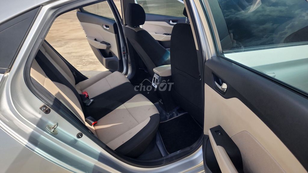 Hyundai Accent 2024 số sàn màu xám đẹp. Mua bán Ô tô tại Quận 12 Tp Hồ Chí Minh được đăng bởi Xuân Trường hình 8