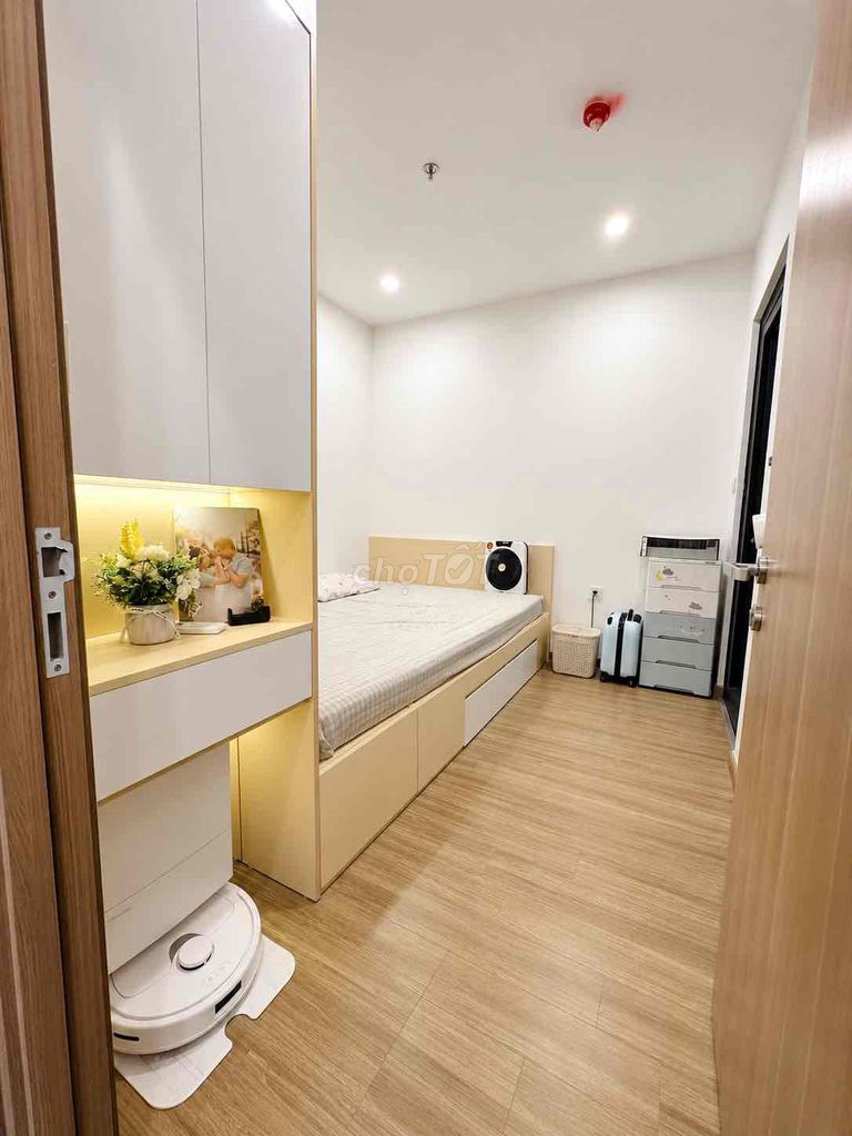 Срочно 2 спальни 2 санузла SA1 55м с мебелью Vinhomes Smart City