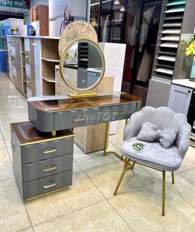 Tủ bàn trang điểm nhập khẩu mẫu xinh,sẵn hàng. Mua bán Tủ, kệ gia đình tại Quận Liên Chiểu Đà Nẵng được đăng bởi Nội thất bếp trọn gói TST  hình 1
