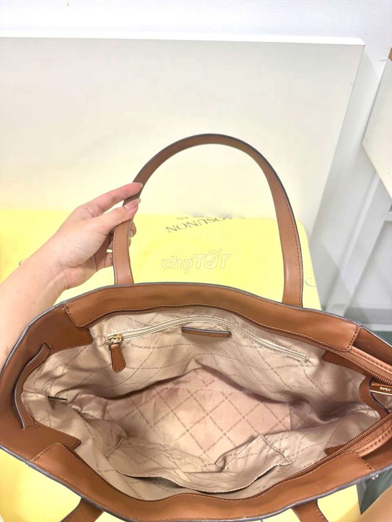 Túi xách Michael Kors chính hãng size lớn