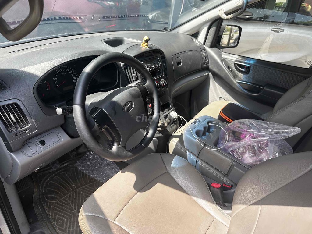 Cần Bán chiếc Hyundai Starex 2011 Xám. Mua bán Ô tô tại Quận 7 Tp Hồ Chí Minh được đăng bởi Hoàng Trung hình 6