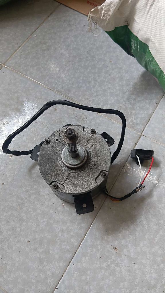 Mô tơ quạt đã vệ sinh. Mua bán Máy lạnh, điều hoà tại Quận Ninh Kiều Cần Thơ được đăng bởi DAT KHOA  hình 1