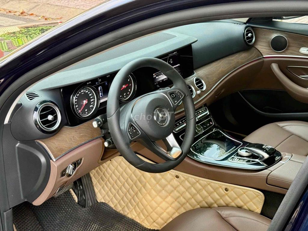 Mercedes Benz E200 model 2018 1 chủ từ đầu. Mua bán Ô tô tại Quận 8 Tp Hồ Chí Minh được đăng bởi Khoa nguyễn hình 10