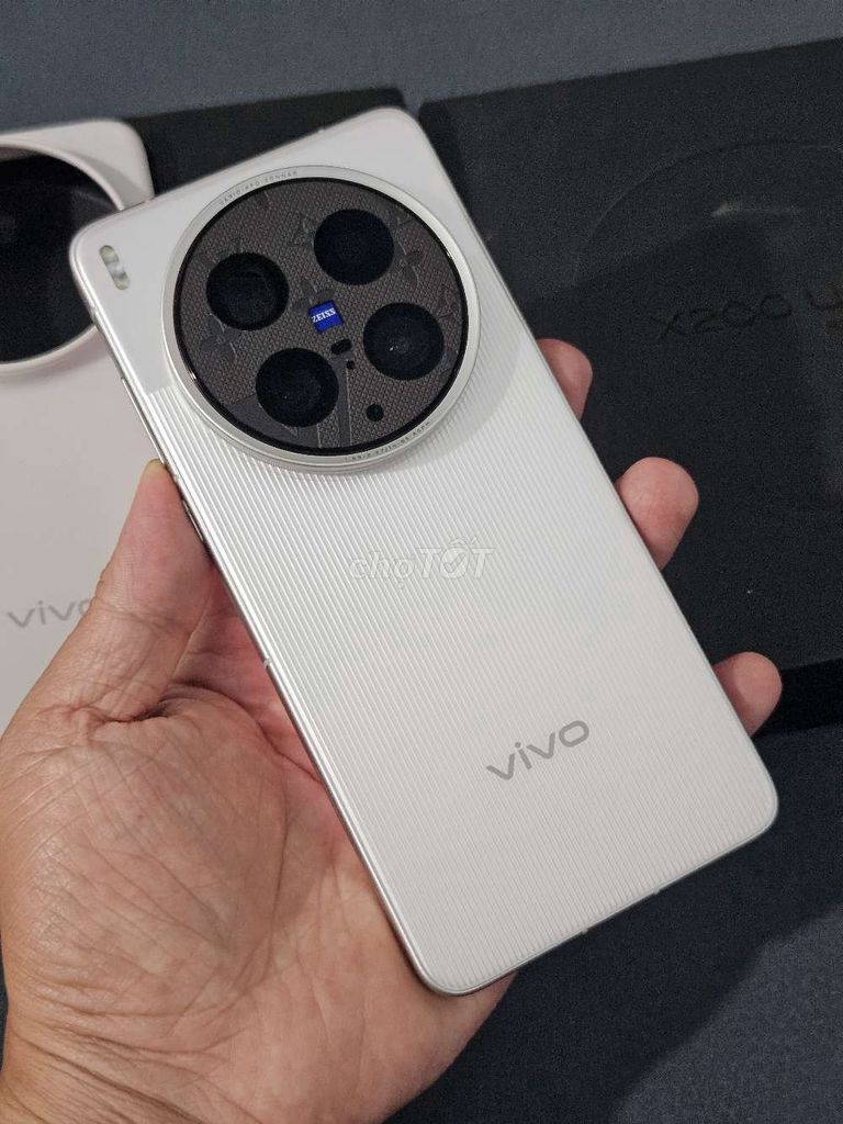Vivo X200 Ultra 16/512 Trắng Fullbox Sạc 60 lần. Mua bán Điện thoại tại Thành phố Biên Hòa Đồng Nai được đăng bởi Việt hình 1