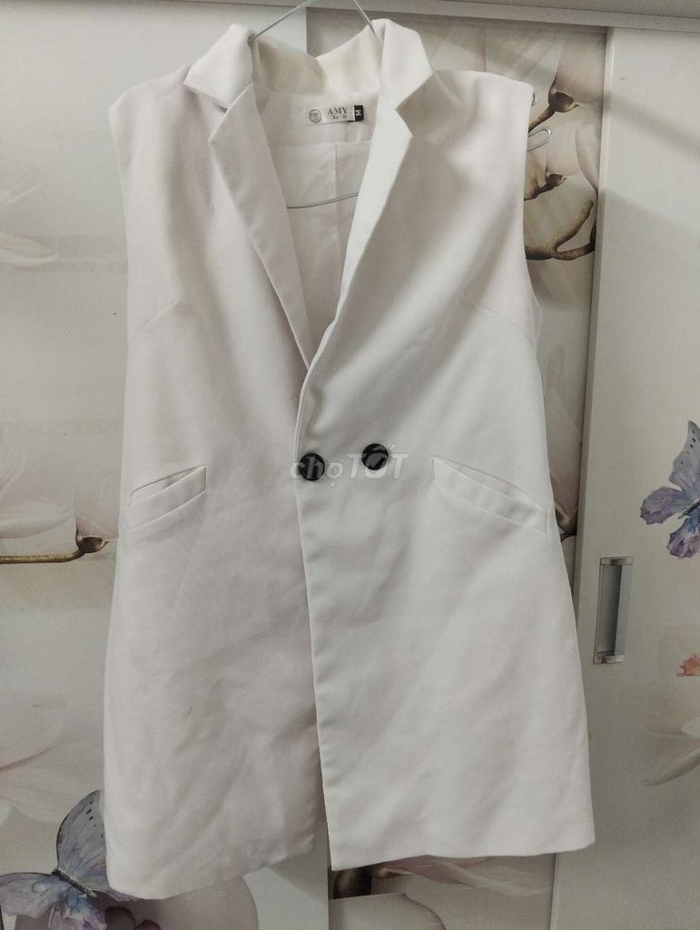 Áo vest AMY STORE Nữ Trắng size M. Mua bán Quần áo tại Thành phố Tam Kỳ Quảng Nam được đăng bởi Suri hình 1