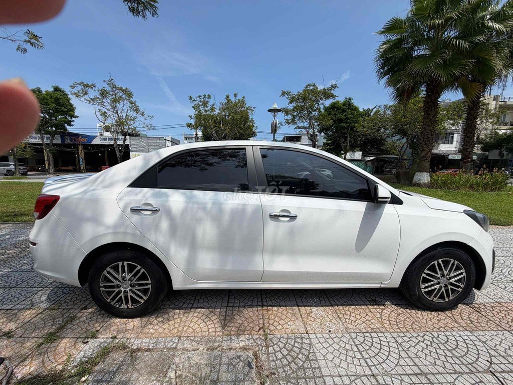 Kia Soluto белый 120000 км