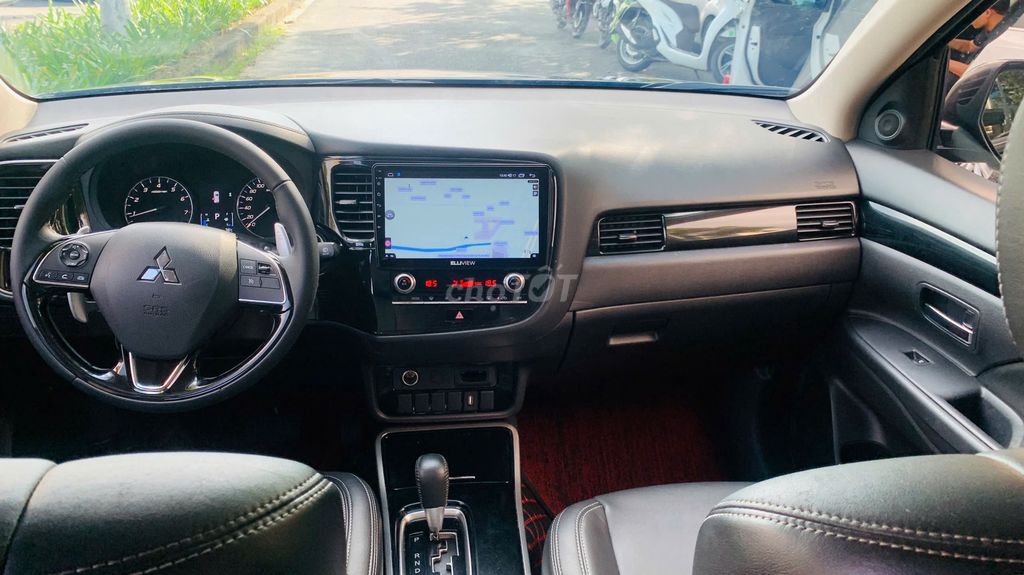 Mitsubishi Outlander 2021 2.0 CVT - 90000 km. Mua bán Ô tô tại Quận Cẩm Lệ Đà Nẵng được đăng bởi Nguyễn Đức Trưởng hình 12