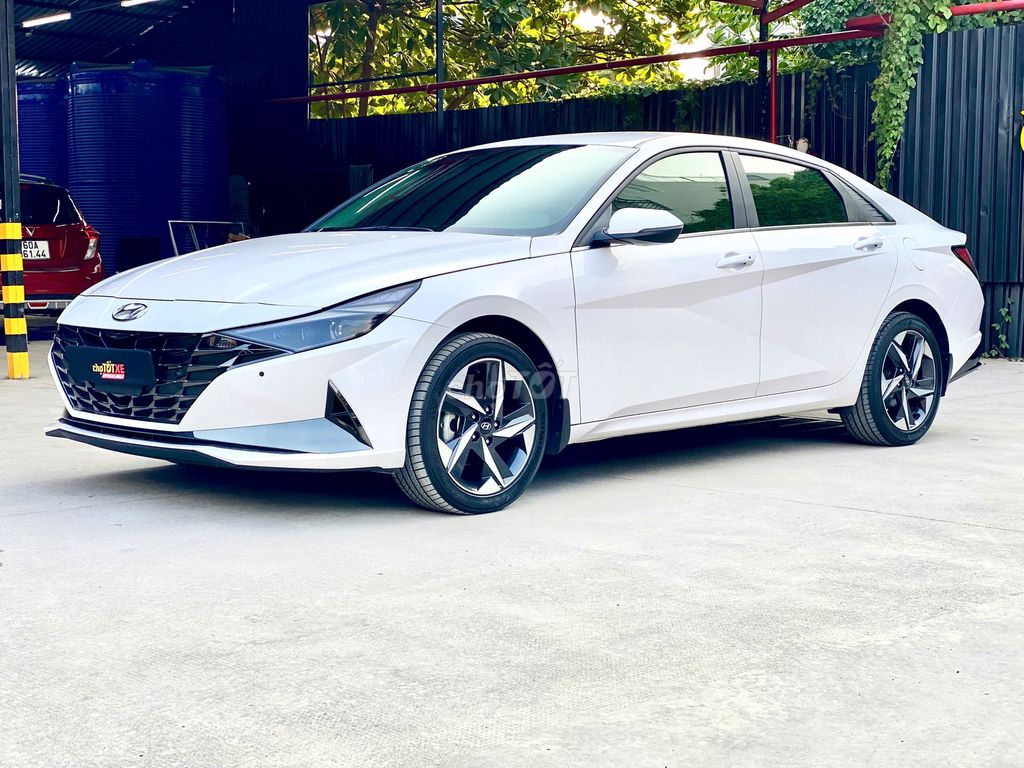 Hyundai Elantra 2023 2.0 ATCC - 22,000km Chuẩn đẹp. Mua bán Ô tô tại Quận 7 Tp Hồ Chí Minh được đăng bởi Chợ Tôt Xe Official Mall hình 3