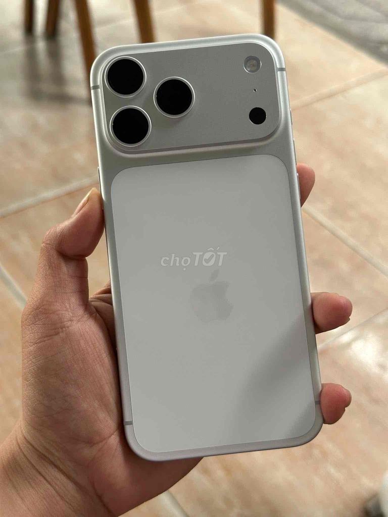 Apple iPhone 17 Pro Max 256GB Bạc. Mua bán Điện thoại tại Thành phố Ngã Bảy Hậu Giang được đăng bởi Vinhhuynh hình 1