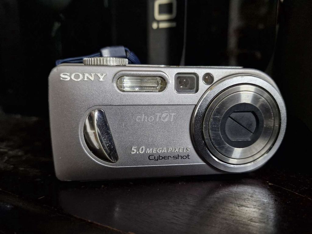 Máy ảnh Sony Cyber-shot Bạc. Mua bán Máy ảnh, Máy quay tại Quận 1 Tp Hồ Chí Minh được đăng bởi Hanh hình 1
