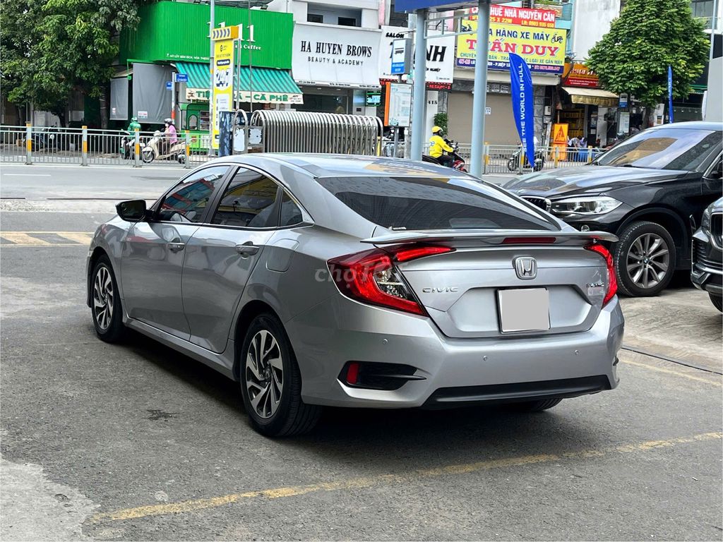 HONDA CIVIC 1.8E 2019 GIA ĐÌNH LƯỚT 1 CHỦ VAY 70%. Mua bán Ô tô tại Quận Bình Tân Tp Hồ Chí Minh được đăng bởi Hiếu hình 5