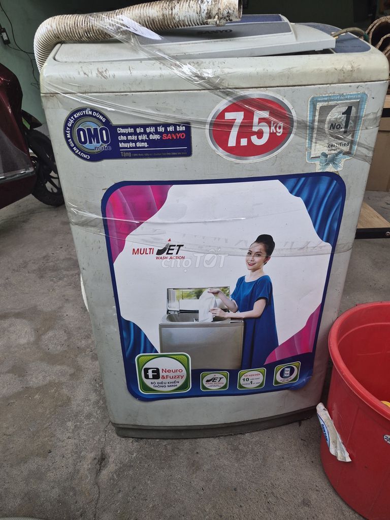 Máy giặt Sanyo 7.5kg Trắng cũ. Mua bán Máy giặt tại Thành phố Thuận An Bình Dương được đăng bởi Yến Trần Thị Hải Yến hình 1