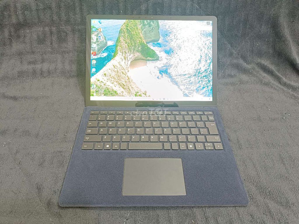 Microsoft Surface Laptop 2 i5-8350U 8GB/256GB. Mua bán Laptop tại Quận Đống Đa Hà Nội được đăng bởi Đinh Văn Thọ hình 1