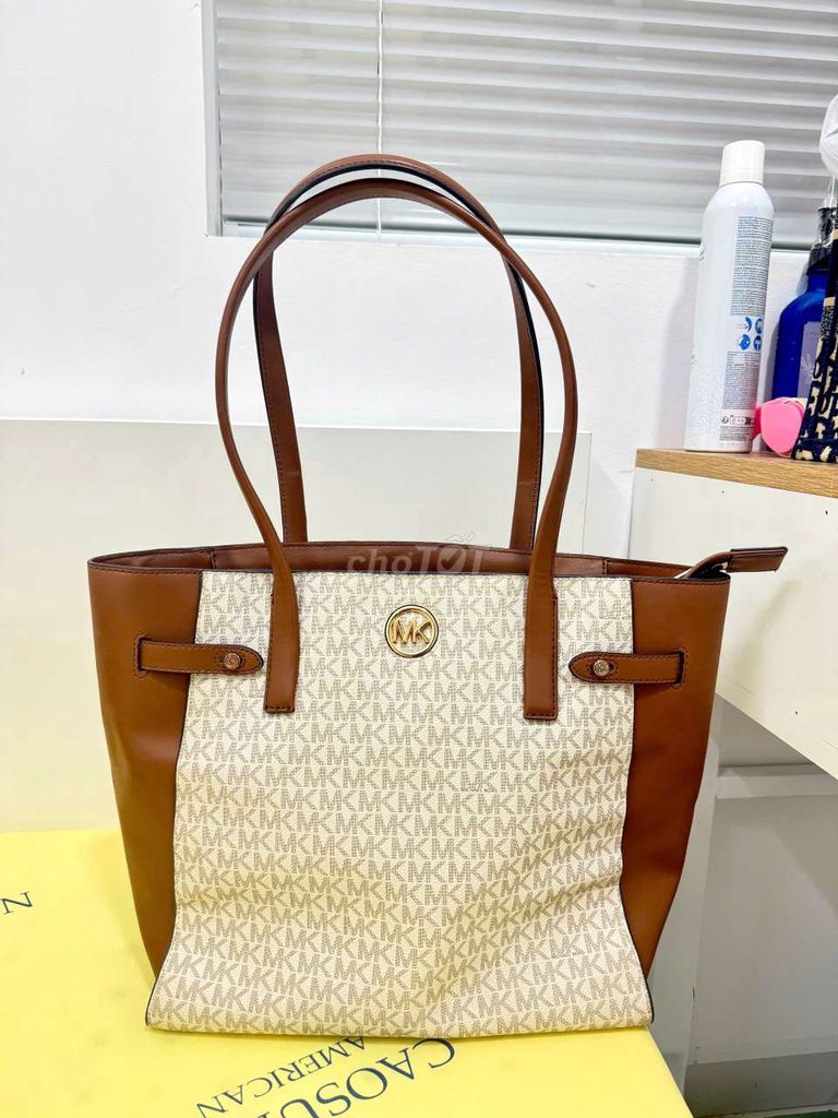 Túi xách Michael Kors chính hãng size lớn