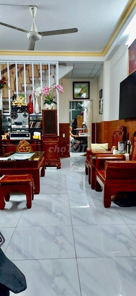 Siêu Phẩm 3 tầng 55m2 - xe hơi đường Nguyễn Văn Công