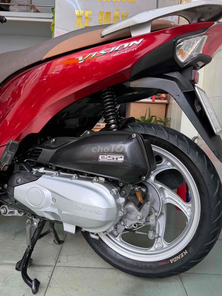 Honda Vision 2017 màu Đỏ. Mua bán Xe máy tại Quận Phú Nhuận Tp Hồ Chí Minh được đăng bởi Hoà hình 4