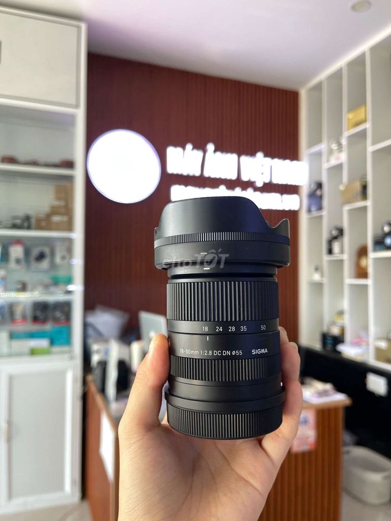 Ống kính Sigma 18-50 F2.8 DC DN Lumix. Mua bán Máy ảnh, Máy quay tại Quận 1 Tp Hồ Chí Minh được đăng bởi Thanh Thanh hình 1
