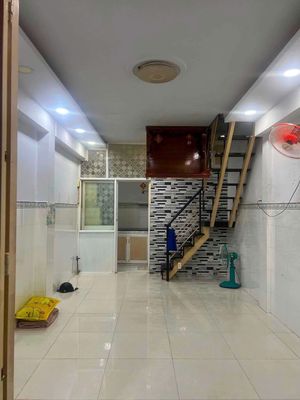 Аренда · 2 комн. · 28 м² · Quận 11, ул. Đường Phú Thọ