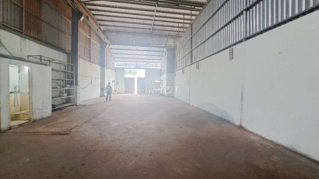 CHO THUÊ KHO XƯỞNG BÌNH TÂN 8X27M, TẢI 8TẤN, ĐIỆN 3PHA, GIÁ 25TR