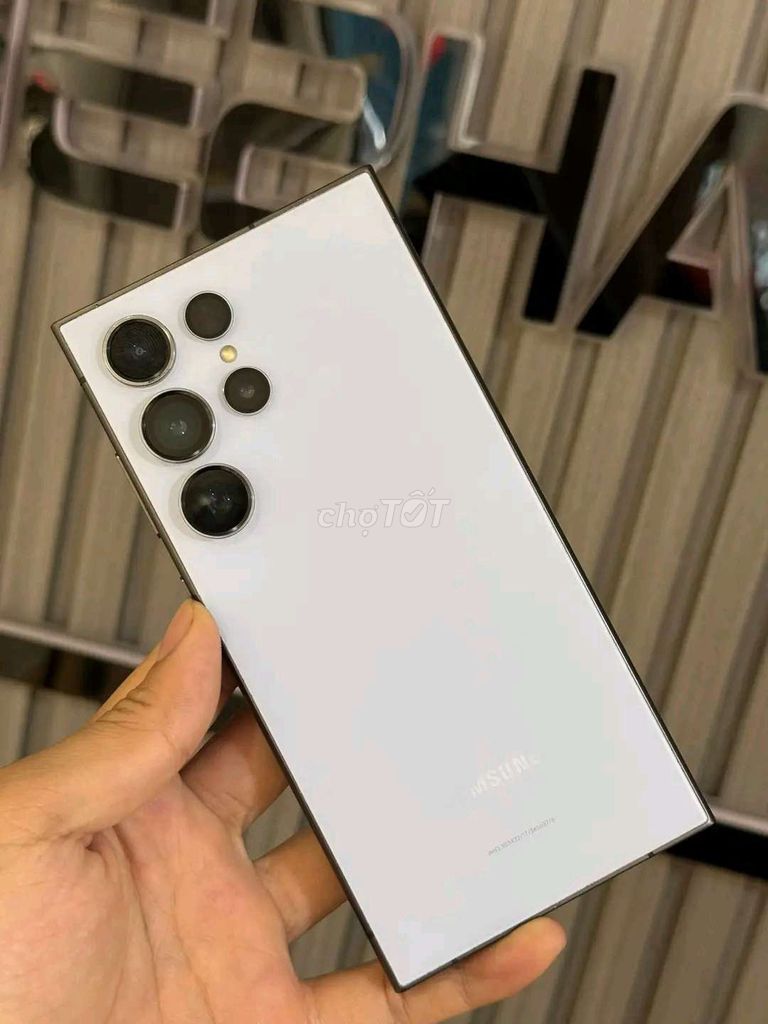 Samsung S24 Ultra 256GB Trắng 99%. Mua bán Điện thoại tại Quận Tây Hồ Hà Nội được đăng bởi Lù A Gió hình 1