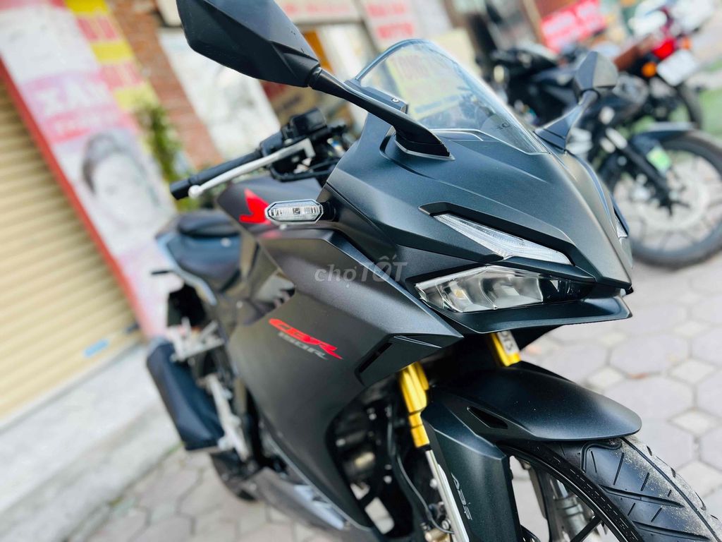 Honda CBR 150 abs đời mới.chính chủ đập thùng pkl. Mua bán Xe máy tại Quận Cầu Giấy Hà Nội được đăng bởi Tong motor xe may hình 1