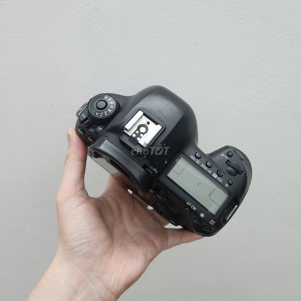 Canon 5D mark IV giá mềm