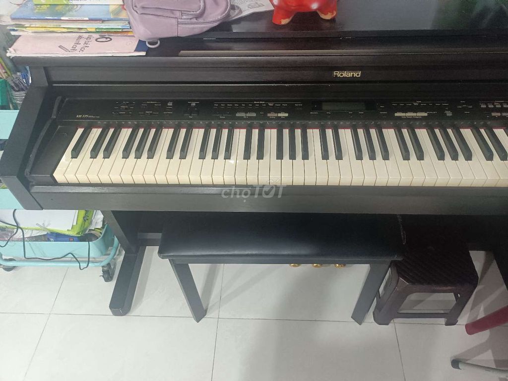 Thanh lý Piano điện Roland KR 375