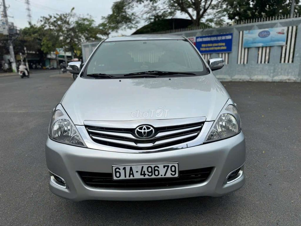 Toyota Innova 2009 G - 200000 km