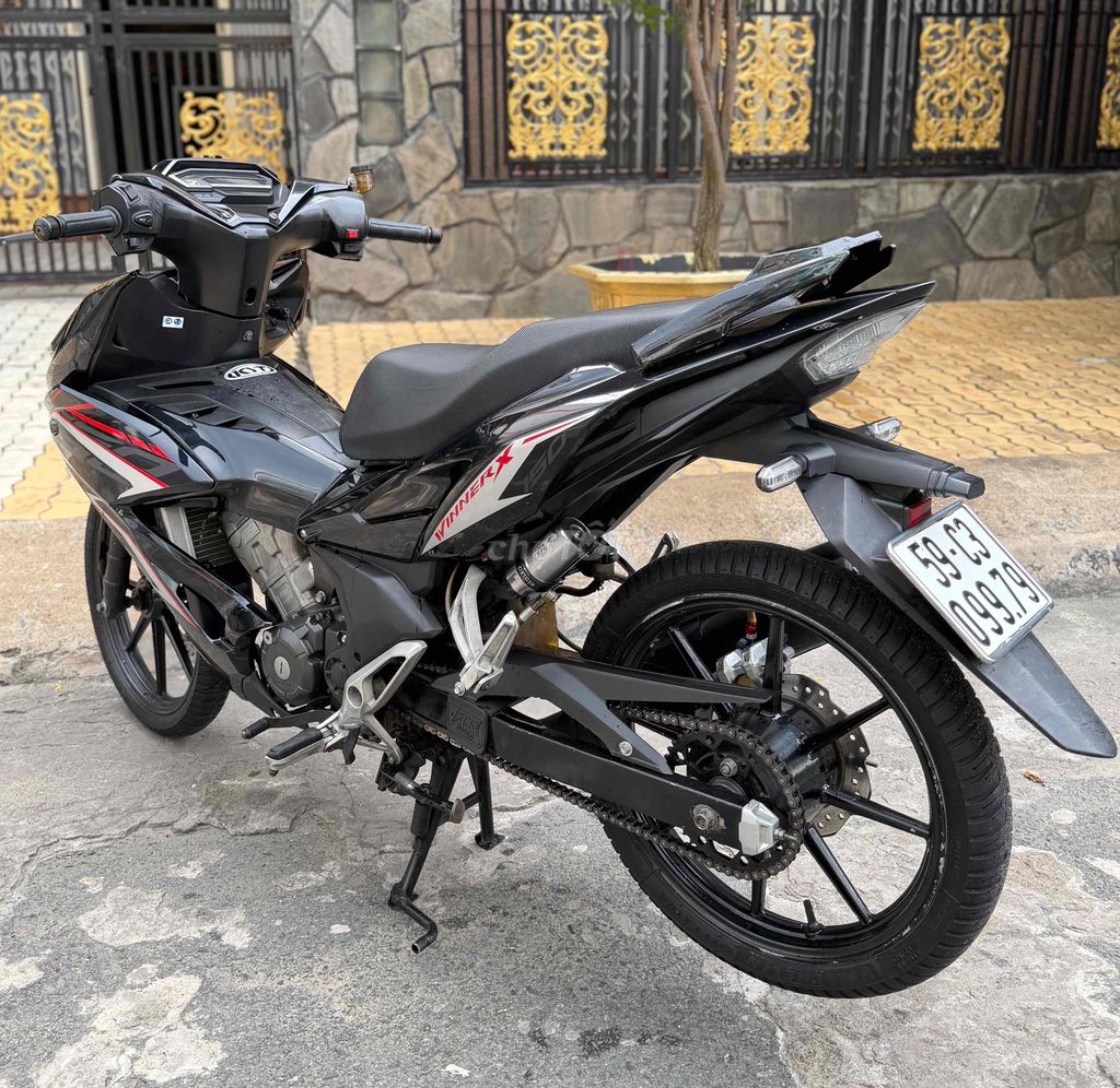 Очистка главного хоста машины Honda Winner X 65 зз