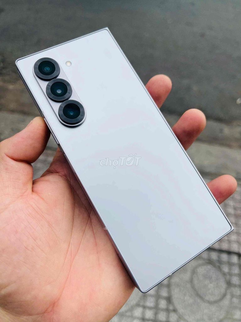 Samsung ZFold6 Bạc Như mới. Mua bán Điện thoại tại Thành phố Thuận An Bình Dương được đăng bởi phan thành hoàng hình 1