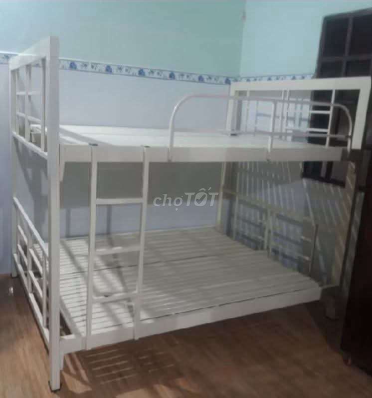 Giường tầng Kim loại Trắng 1m8x2m. Mua bán Giường, chăn ga gối nệm tại Quận Bình Tân Tp Hồ Chí Minh được đăng bởi Bé mèo hình 1