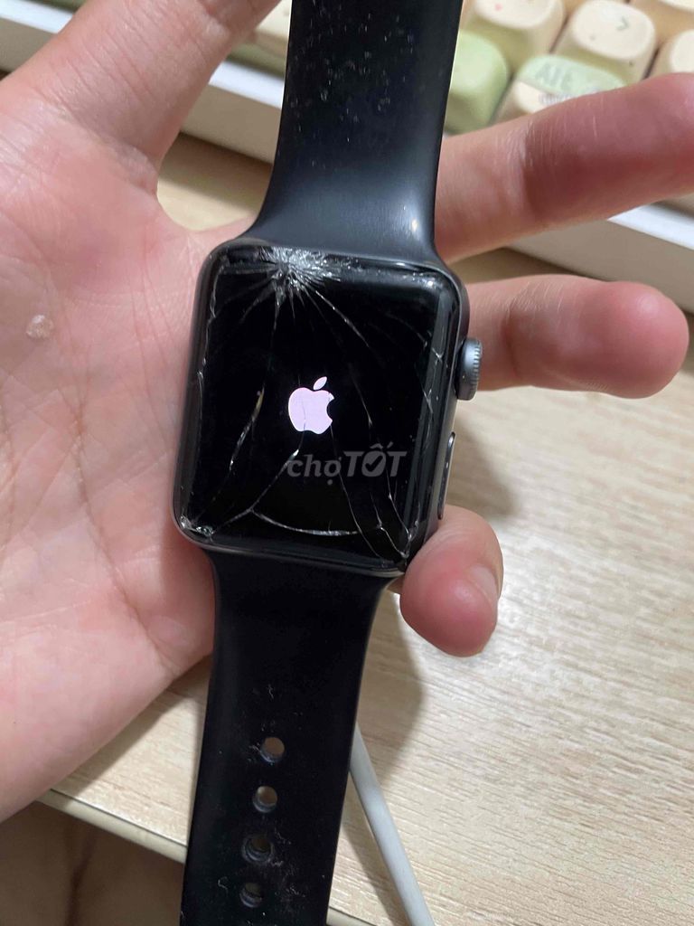 Apple Watch Series 3 Đen Màn hình vỡ. Mua bán Thiết bị đeo thông minh tại Huyện Lâm Hà Lâm Đồng được đăng bởi Quan Duong hình 1