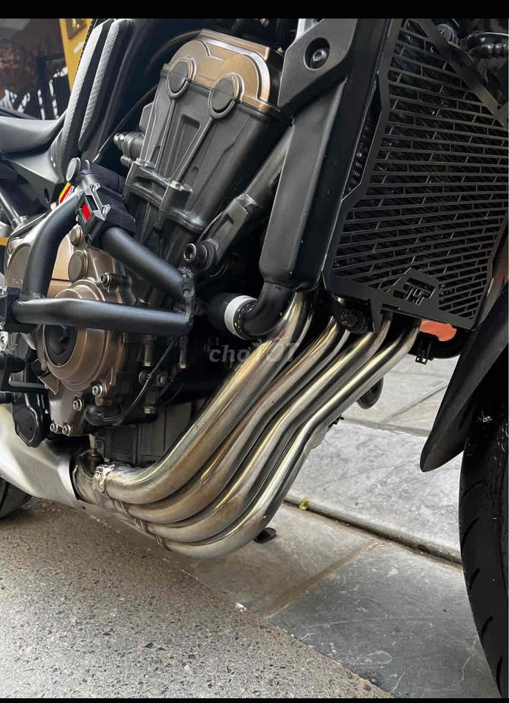 HONDA CB 650R xe đẹp lướt pkl có đồ chơi biển 29. Mua bán Xe máy tại Quận Cầu Giấy Hà Nội được đăng bởi Tong motor xe may hình 7