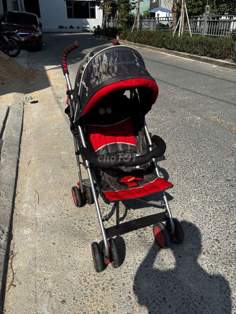 Xe đẩy em bé gấp gọn màu Đỏ Đen. Mua bán Mẹ và bé tại Quận 12 Tp Hồ Chí Minh được đăng bởi  Ngân Anh hình 1