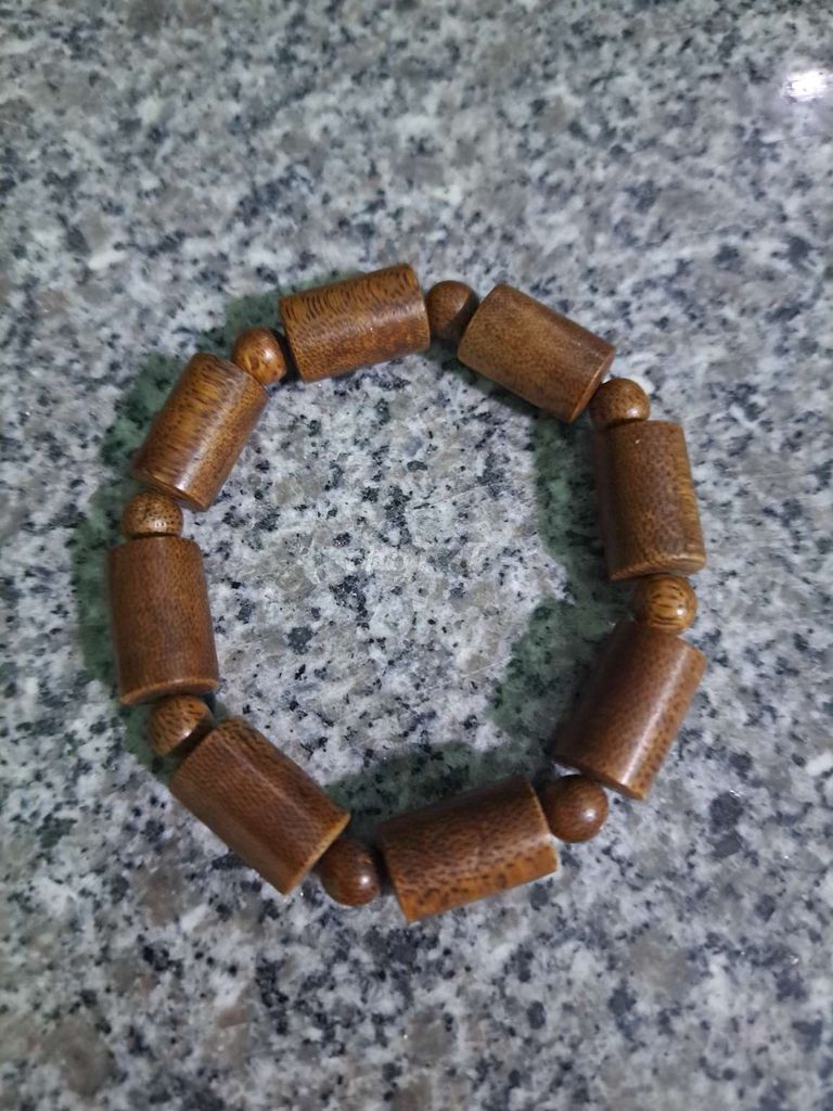 Vòng tay Gỗ tự nhiên Nâu. Mua bán Phụ kiện thời trang khác tại Quận Cẩm Lệ Đà Nẵng được đăng bởi Phước Trung hình 1