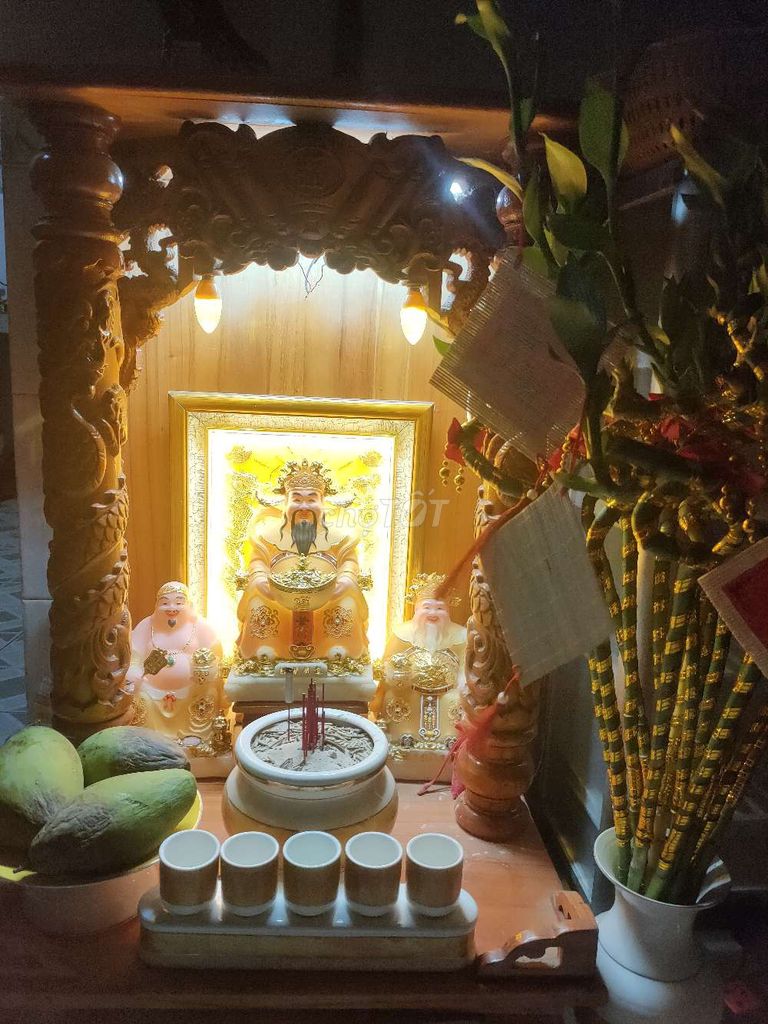 Bàn thờ Thần Tài Gỗ Nâu. Mua bán Nội thất, đồ gia dụng khác tại Quận 8 Tp Hồ Chí Minh được đăng bởi Nhi hình 1