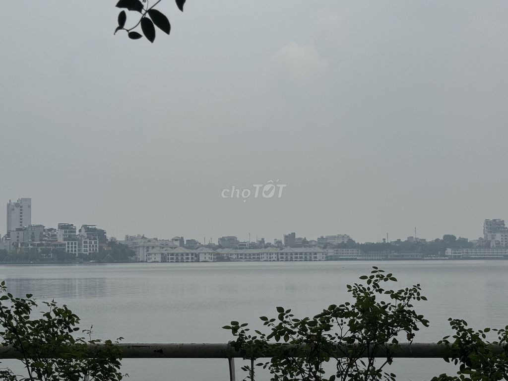 Liền kề mặt phố Quảng Khánh view Hồ Tây 72m x 6 tầng, giá 31 tỷ